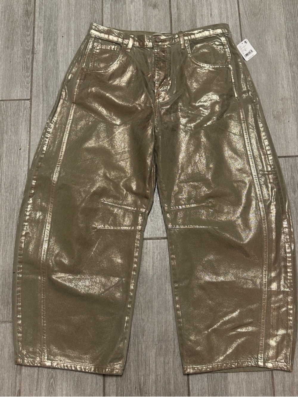 NWT FREE PEOPLE WE THE FREE METALLIC CHAMPAGNE GOOD LUCK BARREL JEANS SZ: 31